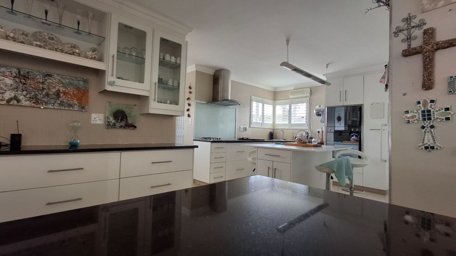 3 Bedroom Property for Sale in Boggomsbaai Western Cape
